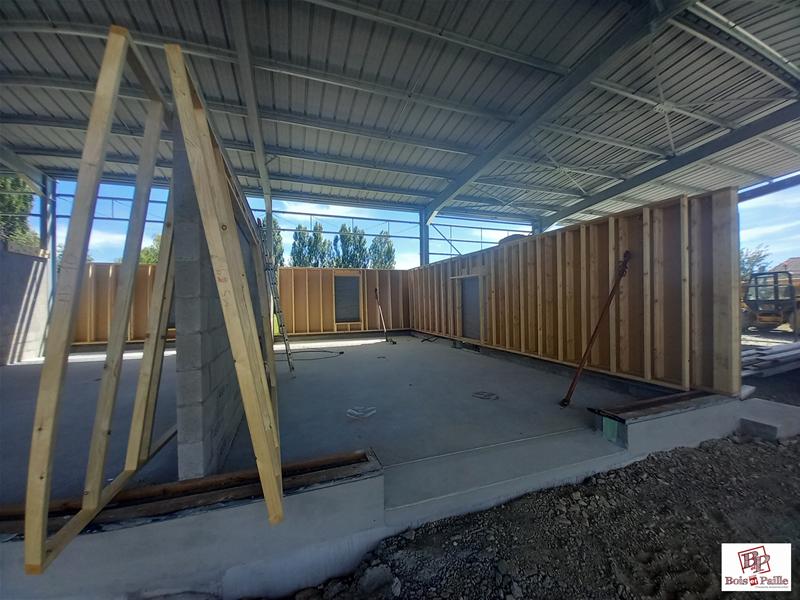 Ateliers municipaux isolés en paille à Coulon (79)